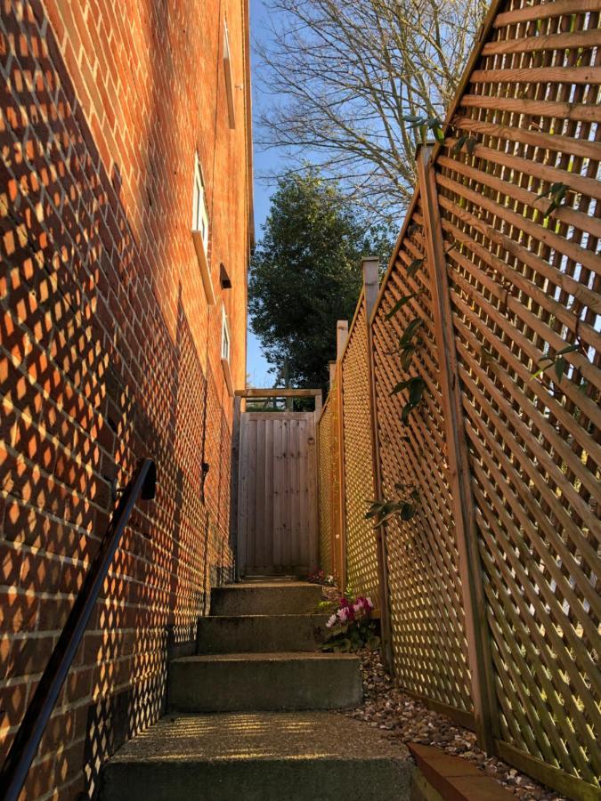 Stylish 2 Bed Apartment Next To The Norfolk Broads Coltishall Exterior photo