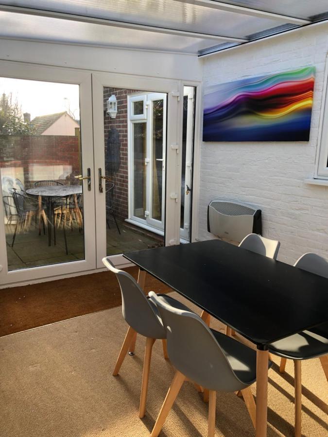 Stylish 2 Bed Apartment Next To The Norfolk Broads Coltishall Exterior photo